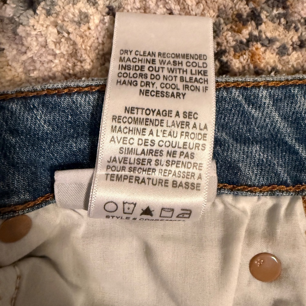 Like new!! Joe's Jeans Collector's Edition High-Low Frayed Denim Skirt w26 - Picture 9 of 9